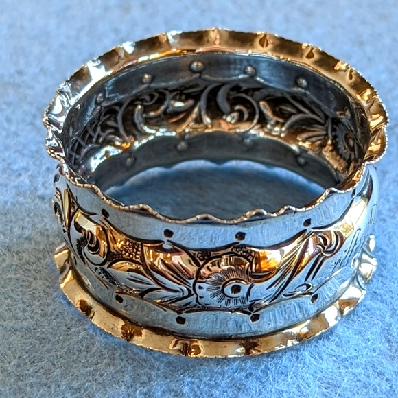 Antique (1903) Sterling Silver Napkins Ring - Picture 1 of 7